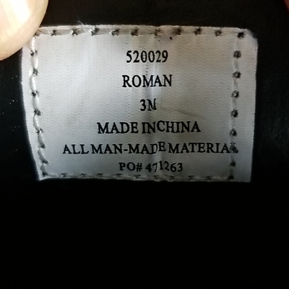 Shoes - Picture 5 of 5